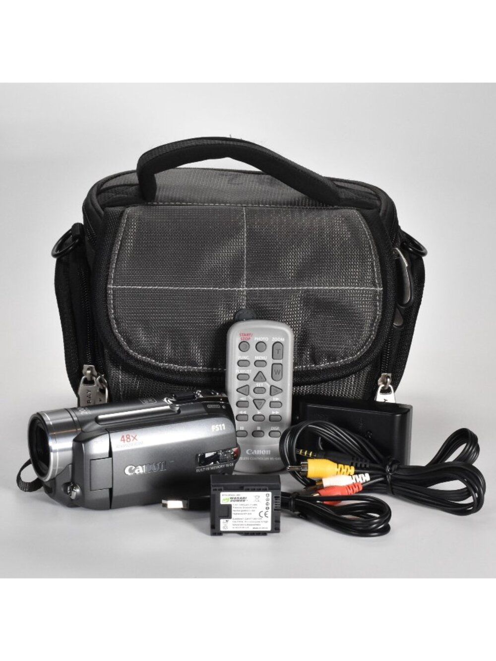 Canon FS-11 Dual Flash Memory Camcorder 16GB Built-In Memory 37x Opt Zoom MINT